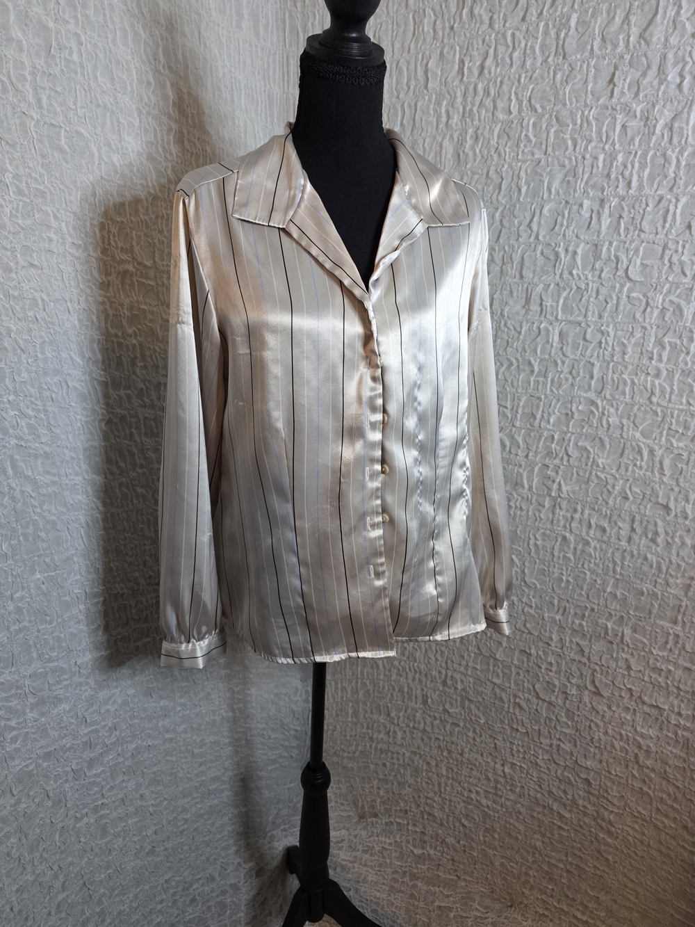 Jaclyn Smith Cream Striped Satin Button-Front Blouse